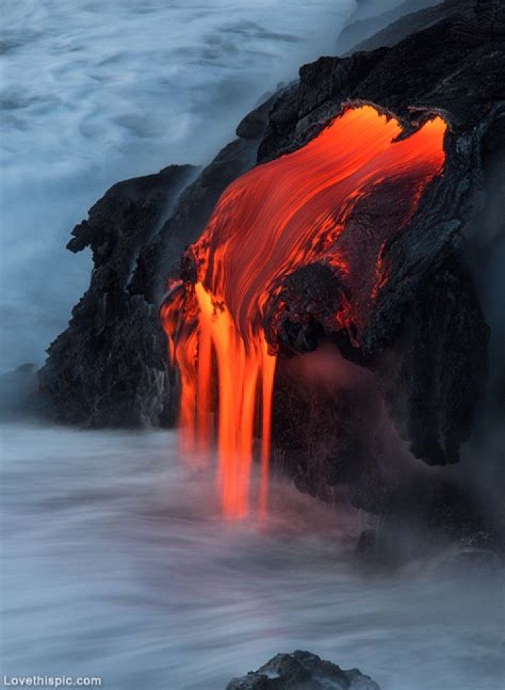 Can water cool lava?