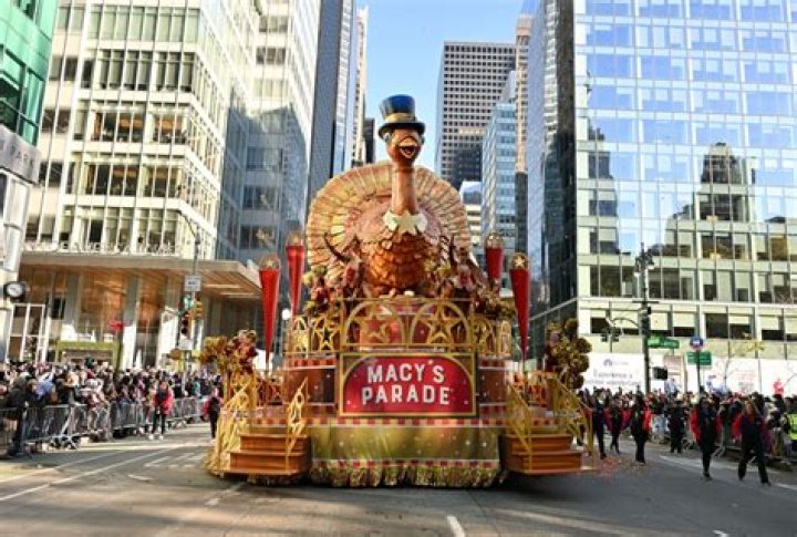How much does it cost Macy's to put on the parade?